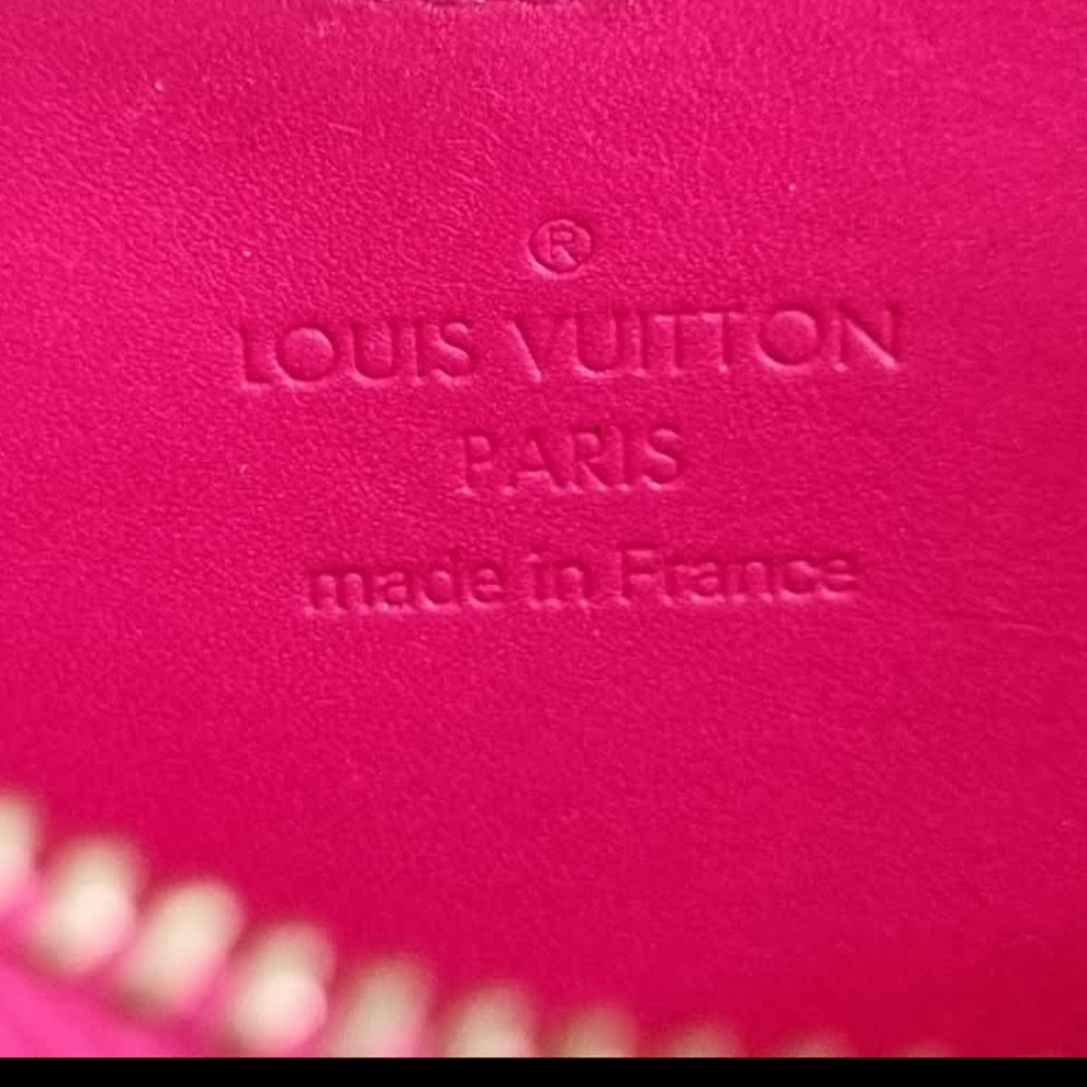 Louis Vuitton Monogram Vernis red heart shaped coin pouch/ bag charm - Picture 9 of 11